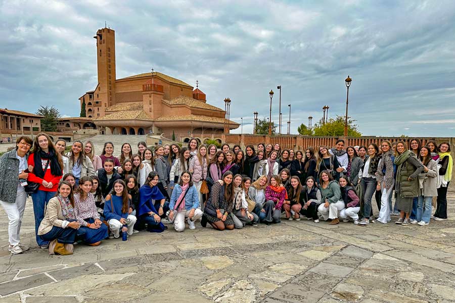 Colegio Adharaz-Altasierra (Sevilla)
