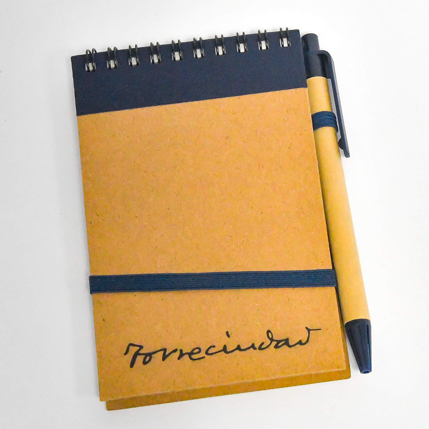 Libreta pequeña con bolígrafo (detalles en azul)